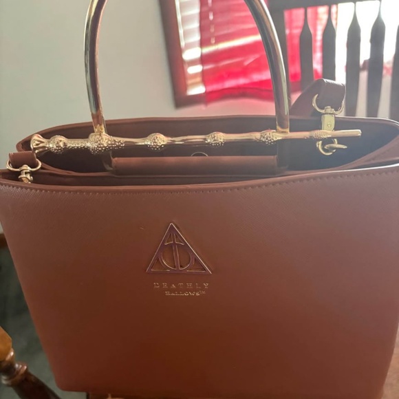 Purse - Picture 1 of 4